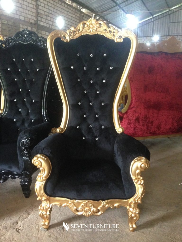 Throne Chair Black Gold